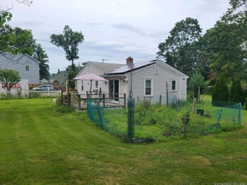 16 Blakeslee Ave, North Haven, CT 06473-1832
