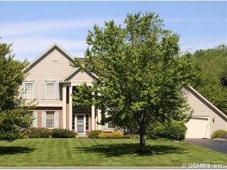 42 Cardogan Sq, Rochester, NY 14625-2923