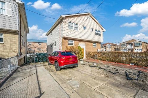 1665 Waring Ave, Bronx, NY 10469-6307