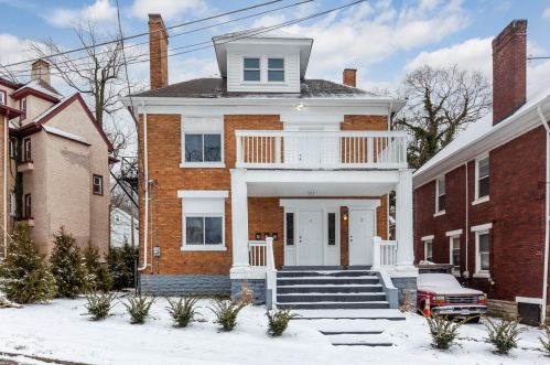 1579 Dixmont Ave, Cincinnati, OH 45207-1409