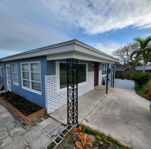 2114 1st Ct, Vero Beach, FL 32962-7423