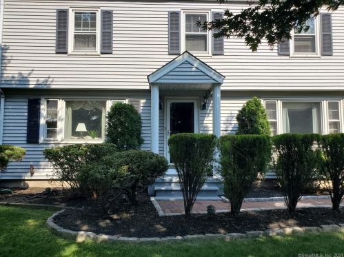 3022 Main St, Bridgeport, CT 06610-1423