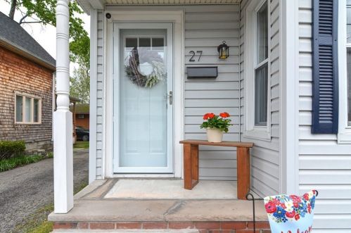 27 Van Buren St, Taunton, MA 02780-1427