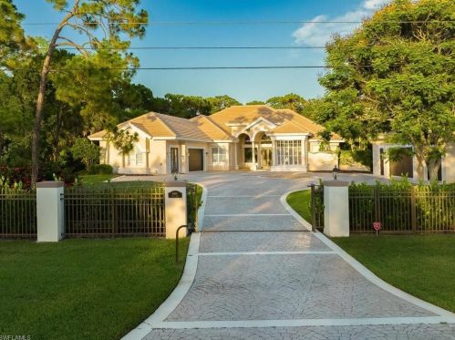 6656 Trail Blvd, Naples FL  34108-2903 exterior