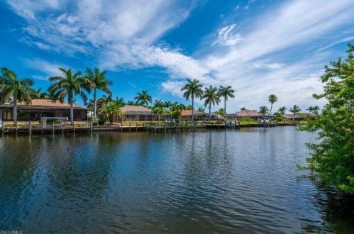 2815 37th Ter, Cape Coral, FL 33914-4862