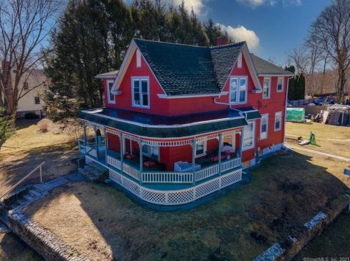 3 Roosevelt St, Putnam, CT 06260-1413
