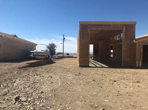 1053 Desert View Dr, Lake Havasu City, AZ 86404-1586