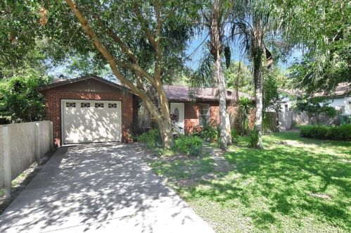 2457 Glenview Dr, Land O Lakes, FL 34639-5240