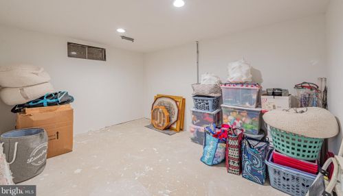 25 Bacon Ct, Dover DE  19901-2572 exterior