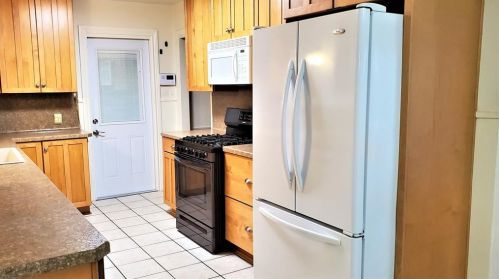 2321 4th St, Texas City, TX 77590-6003