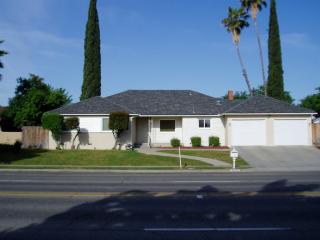 6151 Maroa Ave, Fresno, CA 93704-1518