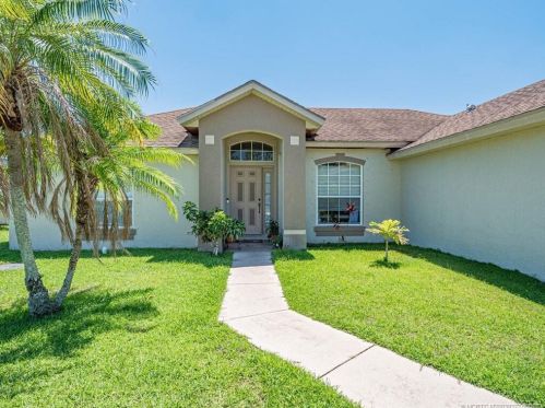 2608 Fair Isle Rd, Fort Pierce, FL 34987-2094