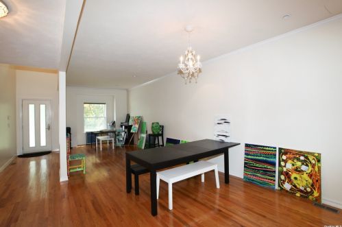 4 Sabrina Ct, Huntington Station NY  11746-4225 exterior