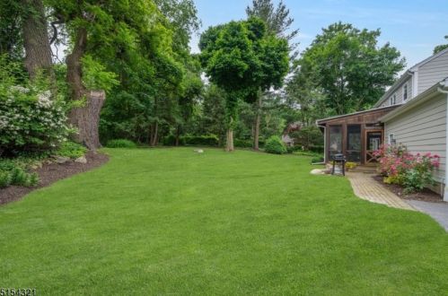 6 Pickwick Ln, Mountain Lakes NJ  07046-1434 exterior