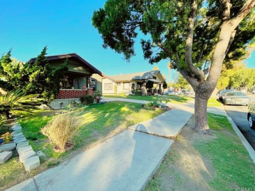 745 Vernon St, Long Beach, CA 90806-2726
