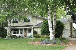 11635 Shields Dr, Hales Corners, WI 53132-1153