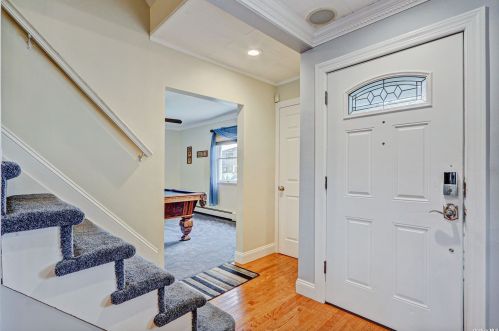 95 Midway St, Babylon NY  11702-4311 exterior