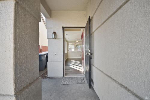 1061 Syracuse Cir, Vacaville, CA 95687-4683