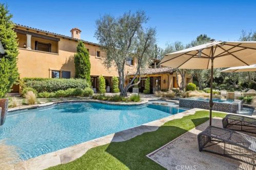 47 Echo Gln, Irvine CA  92603-0421 exterior