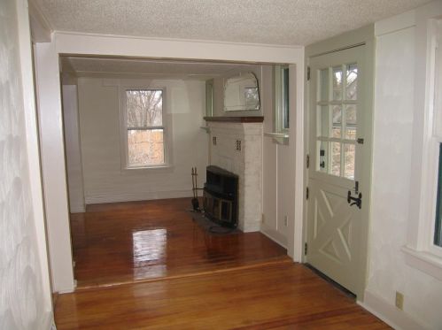 1033 Northport Dr, Madison, WI 53704-1635