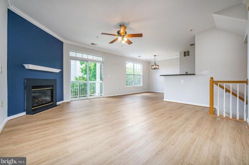 13065 Marcey Creek Rd, Herndon, VA 20171-4810