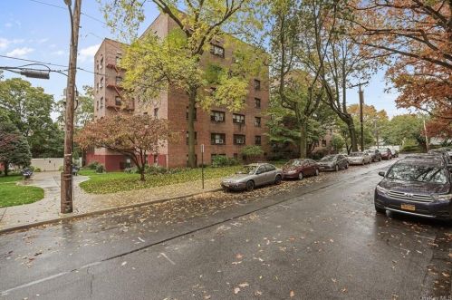 51 White Oak St, New Rochelle NY  10801-1714 exterior