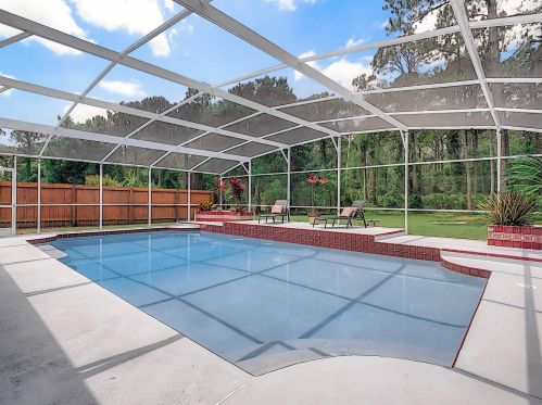 16 Keeble Ave, De Bary, FL 32713-4751