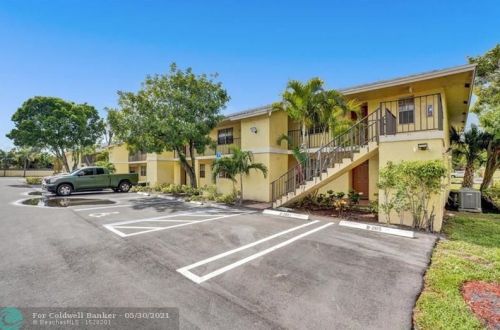 905 Southridge Rd, Delray Beach FL  33444-8110 exterior
