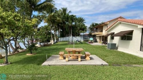 1740 79th St, Hialeah FL  33014-3236 exterior