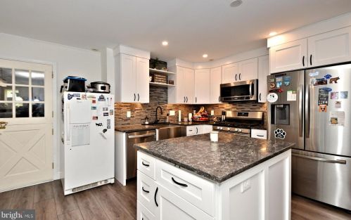 311 Independence Rd, Norristown PA  19403-4021 exterior