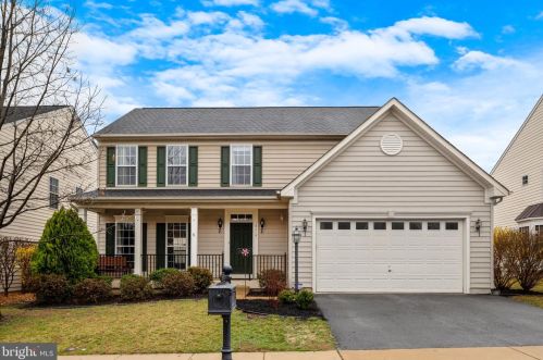 18104 Camdenhurst Dr, Gainesville, VA 20155-6240