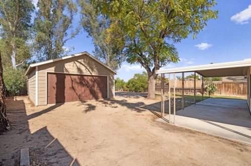 32861 Brechtel St, Lake Elsinore CA  92530-0420 exterior