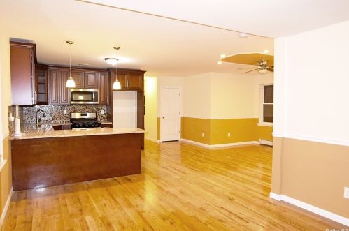 187-50 Hilburn Ave, Jamaica NY  11412-1925 exterior