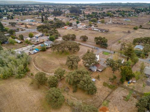 785 Scenic Ave, Santa Rosa CA  95407-8337 exterior