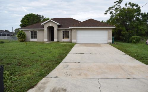 2412 Loquat Rd, Fort Pierce, FL 34953-2650