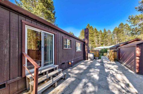 10136 Sierra Ave, Truckee CA  96161-4828 exterior