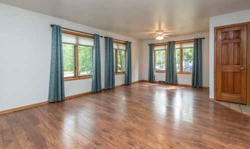 1904 Woodburn Rd, Waukesha, WI 53188-1592