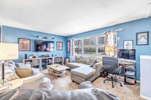 2018 Menasha Ave, Manitowoc, WI 54220-1743