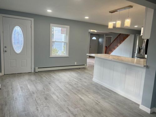 60 Heath Ave, Warwick RI  02888-1121 exterior