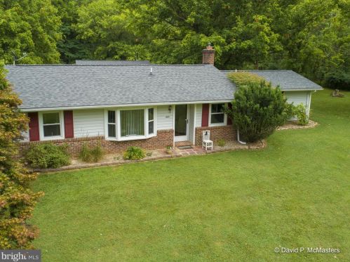 285 Wide River Farm Dr, Harpers Ferry, WV 25425-4424