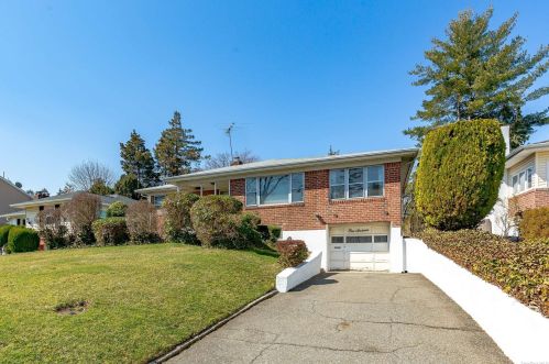 116 Horace Harding Blvd, Great Neck, NY 11020-1107