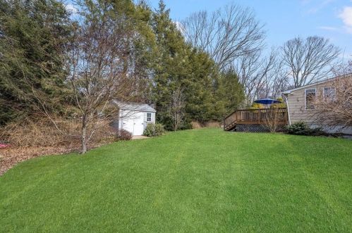 32 Rolling Acres Dr, Cumberland RI  02864-2614 exterior
