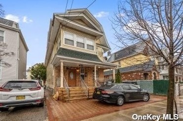 9141 116th St, Jamaica, NY 11418-3110