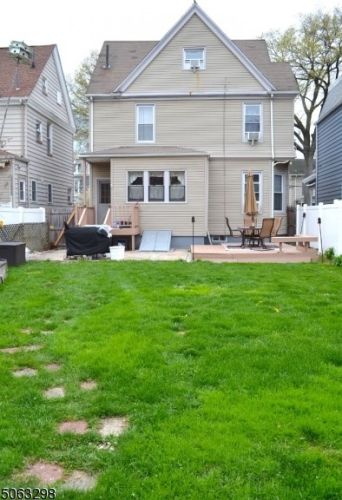 1075 Bryant St, Rahway, NJ 07065-3141