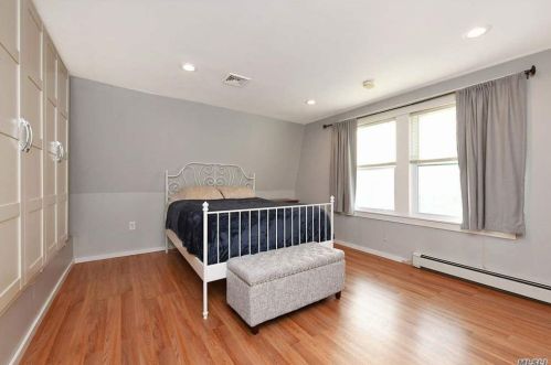 324 4 St, Elwood NY  11731-2930 exterior