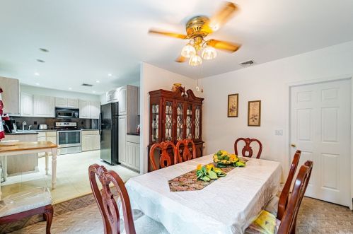 11 Garden St, Holtsville NY  11742-1408 exterior