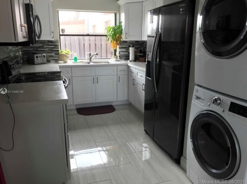 6234 170th Ter, Hialeah, FL 33015-4653