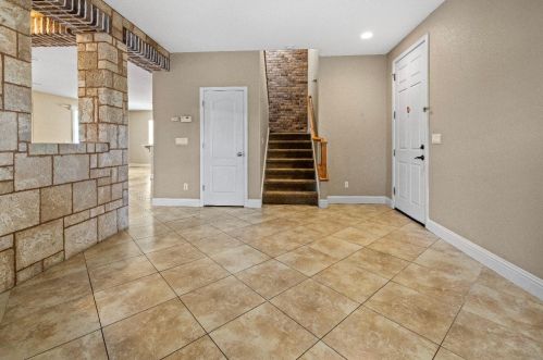 576 Bramblewood Ave, Lathrop CA 95330-9370 exterior