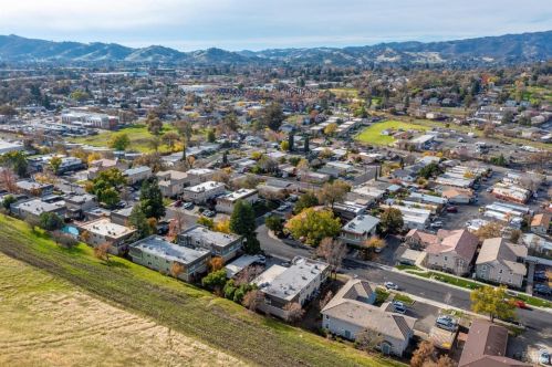 1402 Callen St, Vacaville CA  95688-2984 exterior