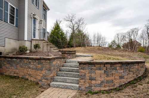 10 Lynwood Rd, Raymond, NH 03077-1877
